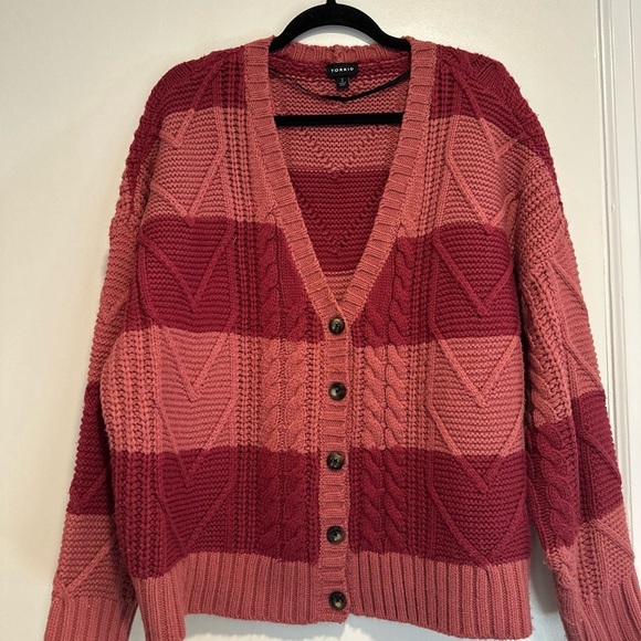 Torrid Sz: 2 Cable Knit Oversize Cardigan V-Neck Button Sweater Pink and Mauve. - Picture 1 of 10